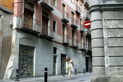Una de las fincas de la calle Les Magdalenes que podría albergar un hotel.