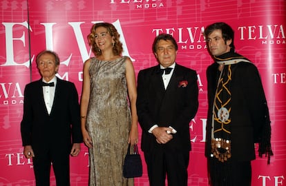 En 2002, Manuel Pertegaz recibió un galardón especial a toda su carrera en los premios ‘T de la Moda’, un acto presidido por la Infanta Cristina.