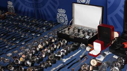 Relojes recuperados en una operación policial.