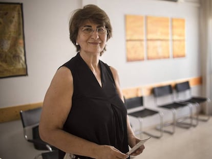 Marga Mu&ntilde;iz, psicopedagoga y presidenta de la ONG Tolerancia Cero. Al fondo, Iv&aacute;n.