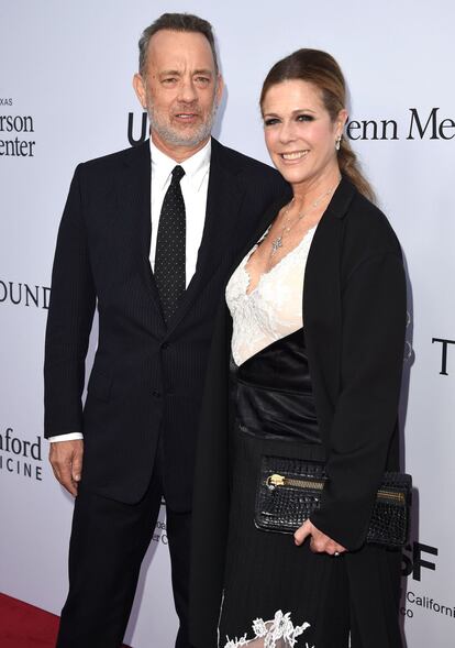 Tom Hanks y su esposa Rita Wilson, que se acaba de recuperar de un cáncer, en la gala de la Fundación Parker.