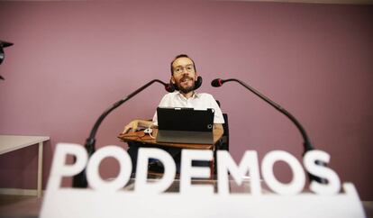 Pablo Echenique, tras la reuni&oacute;n de la ejecutiva de Podemos. 