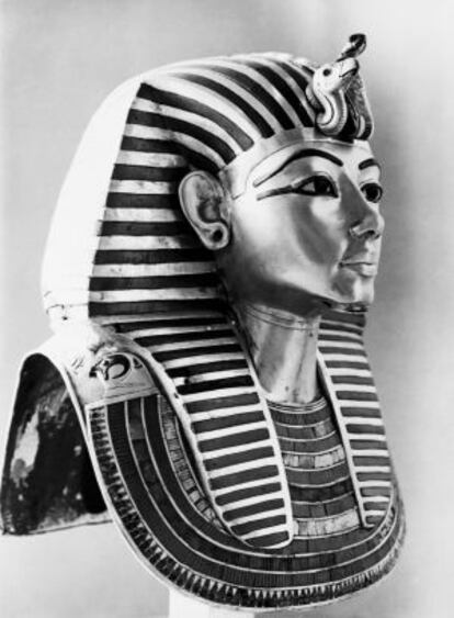 M&aacute;scara funeraria de Tutankam&oacute;n sin barba postiza.