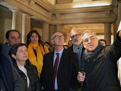 Guirao, al centre, amb la delegada del Govern a Catalunya, Teresa Cunillera (a l'esquerra); la consellera de Cultura, Laura Borràs; ; l'alcalde de Lleida, Fèlix Larrosa, i l'arquitecte Jaume Terés, a Lleida.