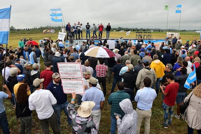 Productores agropecuarios argentinos protestan contra la subida del impuesto a la exportación de soja