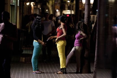 Prostitutas en el centro de Barcelona.