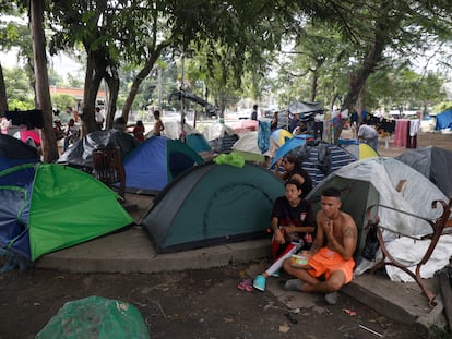 Migrantes en un campamento improvisado en Danlí, Honduras, el 11 de octubre 2023.