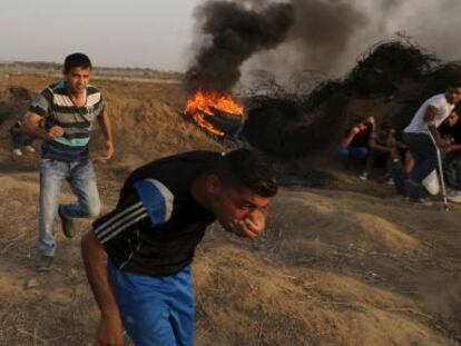 Un grup de palestins durant un enfrontament amb tropes israelianes.