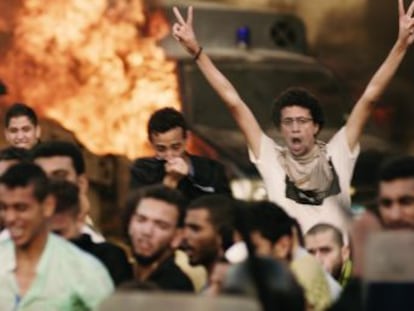 Mohamed Diab narra en  Clash  el caos desatado en el país en 2013. El director afrontó muchas trabas para estrenarla