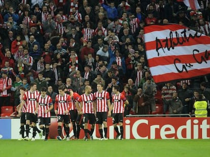 Los jugadores del Athletic celebran el segundo gol