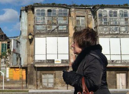 Una de las casas al borde la ruina en el casco histórico de Ferrol.