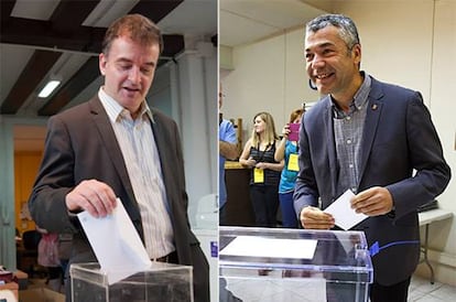 Alfred Bosch, a la izquierda, y Oriol Amorós, votando esta mañana.