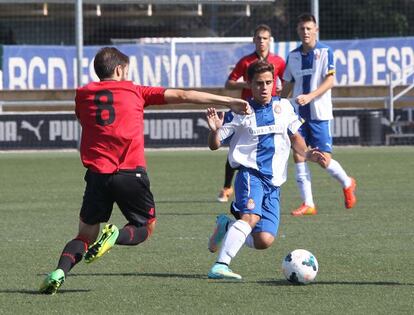 Partido de juveniles entre el Espanyol y el Badalona.