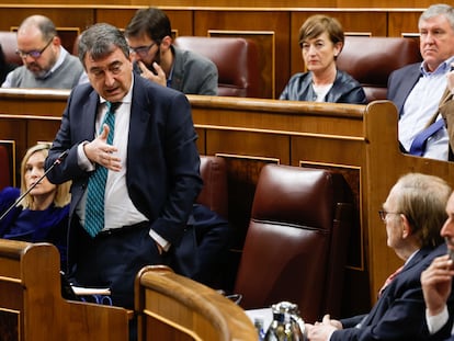 Aitor Esteban se dirigía a Ramón Tamames, el miércoles durante la moción de censura en el Congreso.