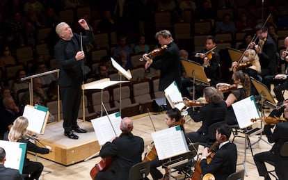 Thomas Adès, al frente de la Orquesta Nacional de España, durante el concierto.