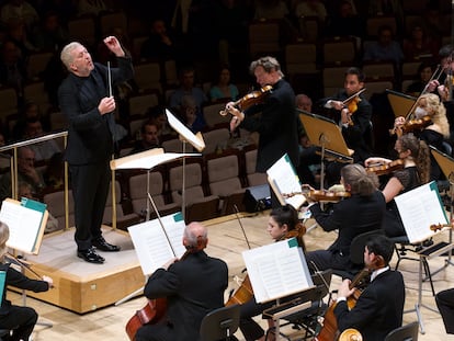 Thomas Adès, al frente de la Orquesta Nacional de España, durante el concierto.