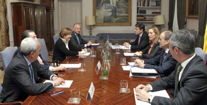 Empresarios valencianos reunidos con la consejera de Infraestructuras, Isabel Bonig, y la ministra de Fomento, Ana Pastor, en Madrid.