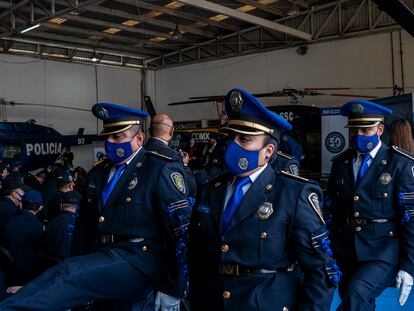 Policías de  Ciudad de México durante una guardia el día 11 de junio de 2021.