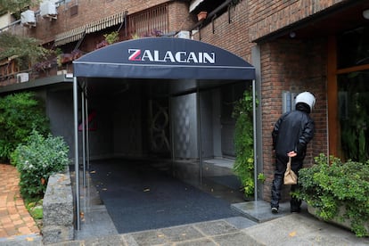 Entrada del restaurante Zalacaín, en Madrid, este jueves, tras anunciar su cierre.