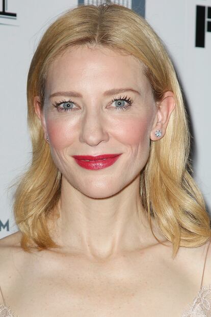 Aunque Cate Blanchett no suele fallar ni en su maquillaje ni en sus estilismos, en esta ocasión lució unas mejillas demasiado marcadas.