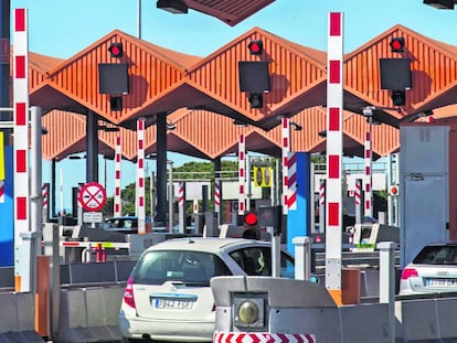 Vista del peaje de Vilassar en la autopista C-32 en el Maresme, en Barcelona.