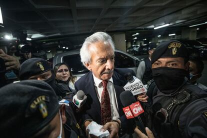 José Rubén Zamora, periodista y presidente de 'elPeriódico', llega a los tribunales en Ciudad de Guatemala, el miércoles.