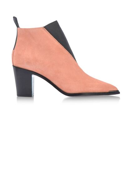 Rosados y grises, de Acne Studios (450 euros).