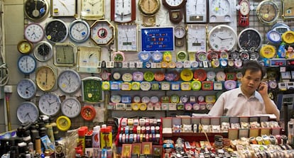 Una tienda de relojes en la frontera entre Macao y Zhuzhai.