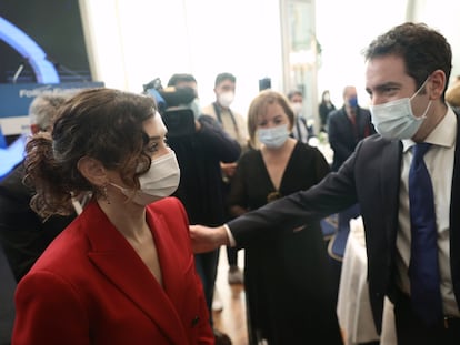 La presidenta de la Comunidad de Madrid, Isabel Díaz Ayuso, y el ex secretario general del PP, Teodoro García Egea, en enero de 2022, en Madrid.