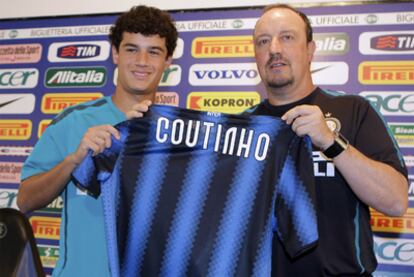 Benítez junto a Coutinho Correia