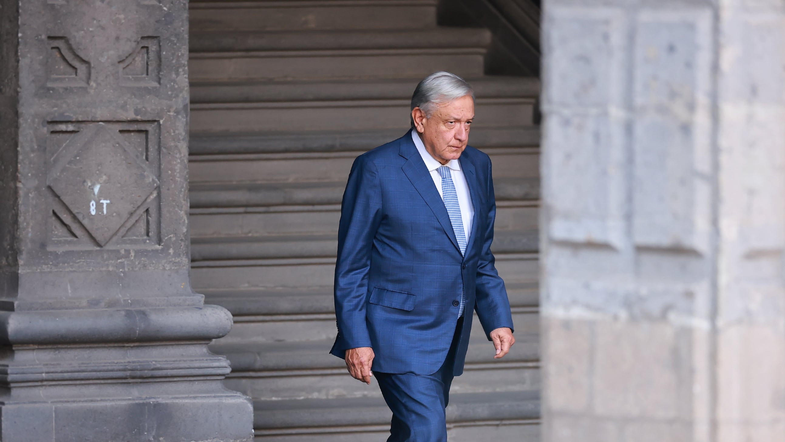 Andrés Manuel López Obrador, camina en Palacio Nacional el 11 de junio de 2024.