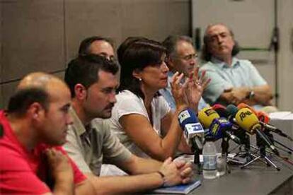 Marisa Gracia, directora de FGV, junto a varios miembros del Comité de Seguridad en la Circulación.