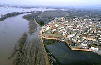 Vista de Pradilla, uno de los pueblos desalojados ayer en la provincia de Zaragoza.