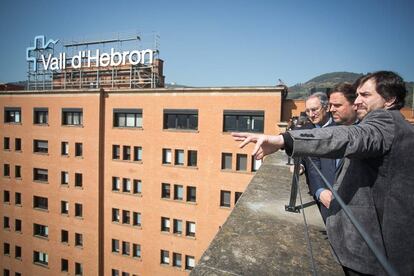 Comín, Junqueras i Martínez Ibáñez, durant una visita a l'Hospital Vall d'Hebron.