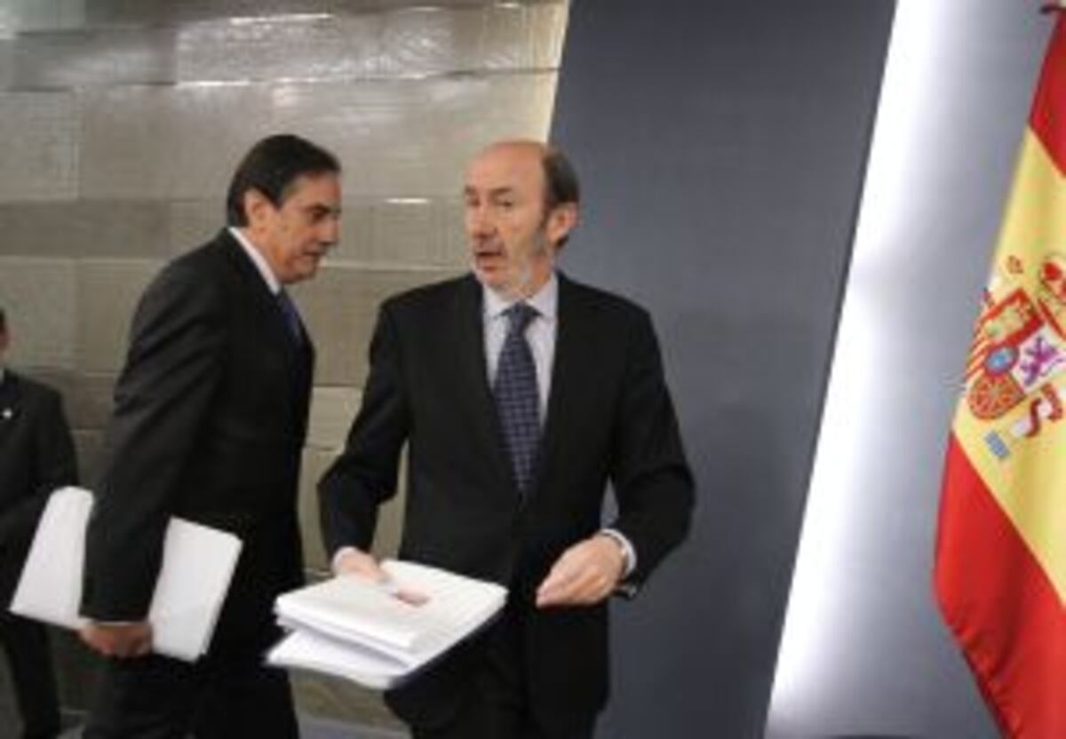 El Gobierno endurece la reforma laboral | Política | EL PAÍS