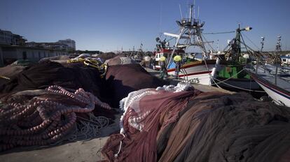 Redes recogidas en el puerto de Punta Umbría (Huelva), uno de los más afectados por la reducción de capturas de sardinas.