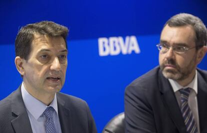 Rafael Dom&eacute;nech y Alberto Charro, de BBVA, en Valencia.