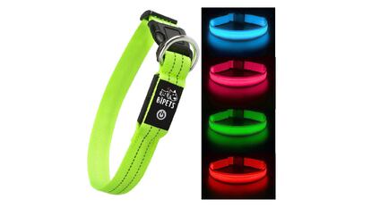 Algunos de los colores en los que está disponible este collar para perros luminoso.