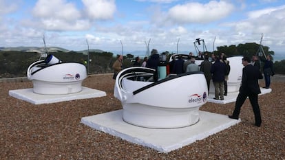 Expertos de empresas espaciales visitan el nuevo observatorio de basura espacial Deimos Sky Survey, en Puertollano (Ciudad Real), el pasado 11 de mayo). 