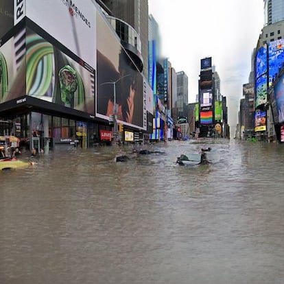 Simulação de inundação na praça Times Square, em Nova York. Um algoritmo encheu de água uma foto retirada do Google Street View.