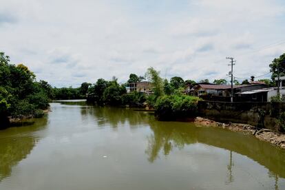 El río Cabí es la fuente que da agua a la mayoría de la población de Quibdó. Sus aguas van a parar a una depuradora que en breve comenzará una ampliación financiada por el BID para aumentar su capacidad. 
