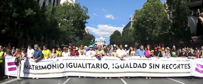 Cabeza de la manifestaci&oacute;n, con representaci&oacute;n pol&iacute;tica, sindical y de asociaciones de apoyo a los derechos de los homosexuales.
