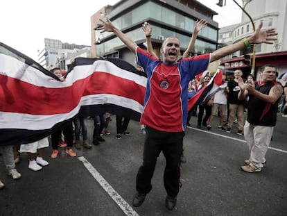 Cientos de costarricenses se manifiestan contra los refugiados nicaragüenses.