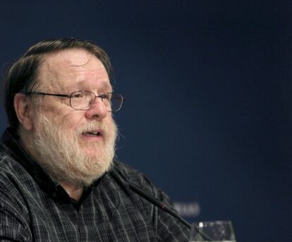 Raymond Tomlinson, considerado el padre del correo electr&oacute;nico y el creador del s&iacute;mbolo de arroba (@).