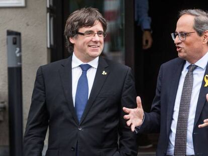 El expresidente de la Generalitat Carles Puigdemont junto al actual, Quim Torra, en Waterloo.