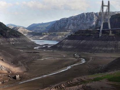 Embalse de Barrios de Luna, en el norte de la provincia de León, el pasado día 31, al 7% de su capacidad.