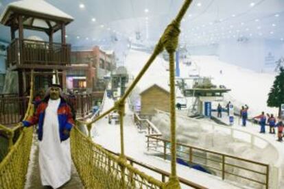 Pistas del complejo invernal Ski Dubai, en los Emiratos Árabes, ubicado en pleno desierto.