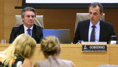 El ministro de Ciencia, Innovación y Universidades, Pedro Duque, en la Comisión del Congreso de los Diputados.
 
 
 