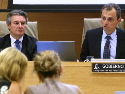 El ministro de Ciencia, Innovación y Universidades, Pedro Duque, en la Comisión del Congreso de los Diputados.
 
 
 