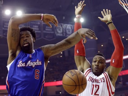 DeAndre Jordan y Dwight Howard.